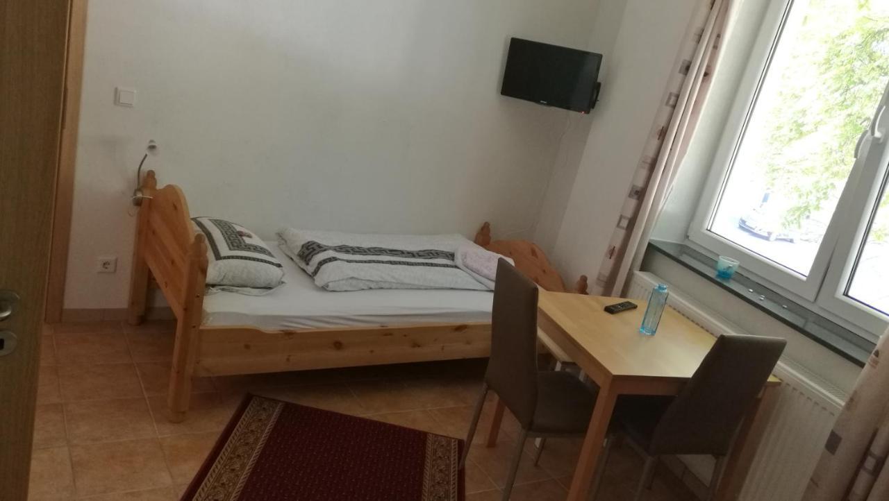 Matthias Reiner Kozok Hotel Wuppertal Bagian luar foto